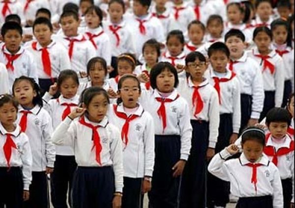 китайские школьники